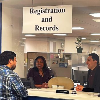 registrar-window-sq