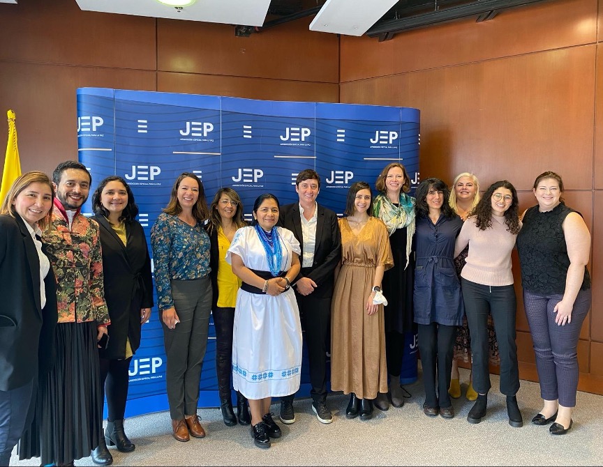 The Institute’s team meets with Jurisdicción para la Paz de Colombia (JEP) in 2022. Photo Credit: JEP